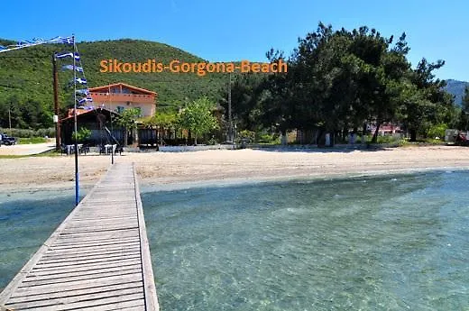 Daire Sikoudis Gorgona Beach *